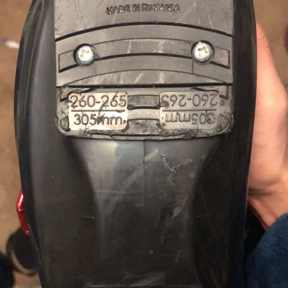 Skis - Picture 6 of 8